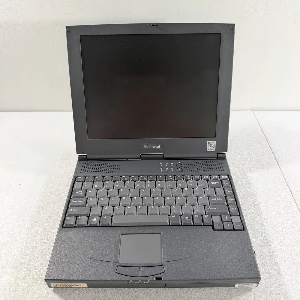 Vintage Twinhead P88 Laptop Computer Intel Pentium II AS IS FOR PARTS READ